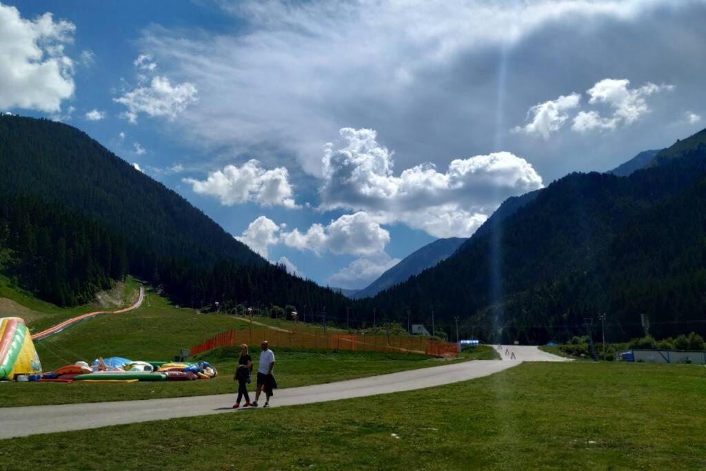 Large Gondola Apartment - Center, Neon Bansko Luaran gambar